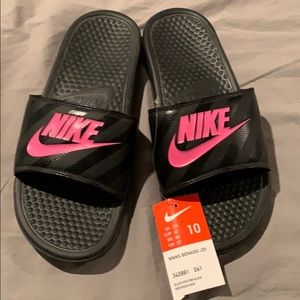 Nike Women’s Benassi